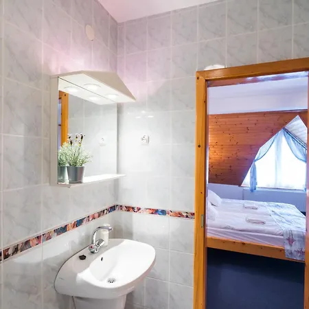 Апартаменты Gyorfi Apartmanhaz