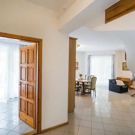 Апартаменты Gyorfi Apartmanhaz Замарди