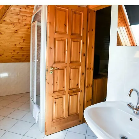 Gyorfi Apartmanhaz Замарди