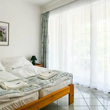 Gyorfi Apartmanhaz Замарди