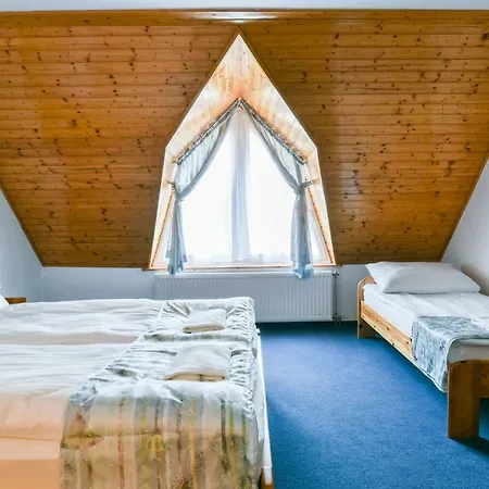 Gyorfi Apartmanhaz * Замарди