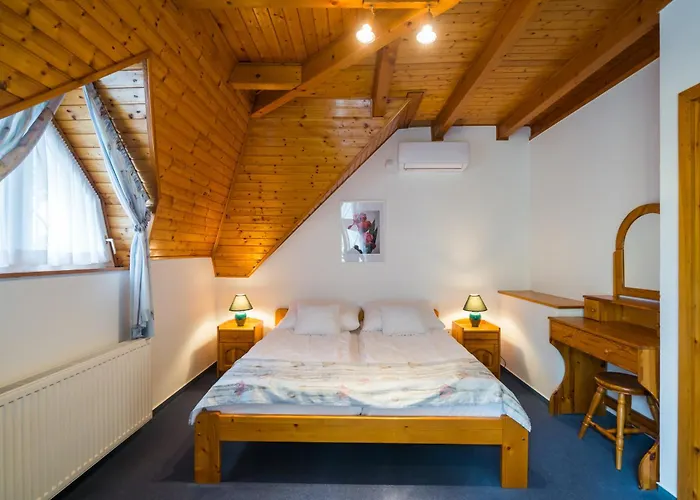 Gyorfi Apartmanhaz Zamardi