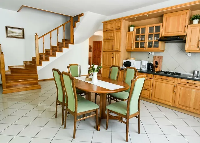 Gyorfi Apartmanhaz Zamardi