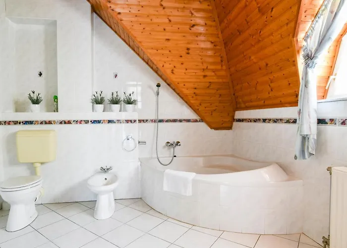 Gyorfi Apartmanhaz * Zamardi